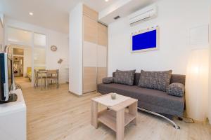 Family-friendly apartments with swimming pool Hvar - 22502