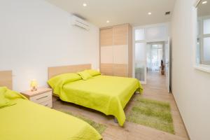 Family-friendly apartments with swimming pool Hvar - 22502