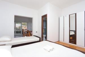 Apartments with parking space Marina, Trogir - 1093