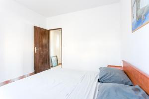 Apartments by the sea Sevid, Trogir - 4287