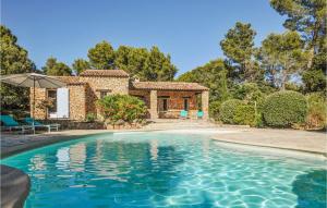 6 Bedroom Stunning Home In Aups - 3hvězdičkové hotely ve městě Aups