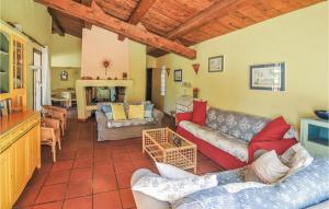 6 Bedroom Stunning Home In Aups