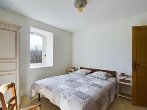 Mas rénové à Mouriès avec piscine, 6 chambres, terrasses et pool houses, en pleine nature provençale. - FR-1-599-90