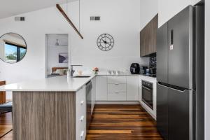 Best of Both Worlds Inverloch