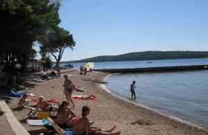 Family friendly apartments with a swimming pool Banjol, Rab - 21952