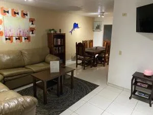 Spacious Rooftop House w/ King Bed - Harry Manzo