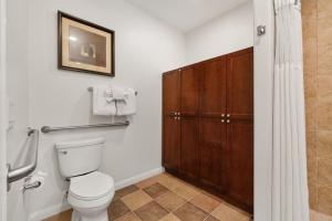 Deluxe King Casita Condo with Access to Outdoor Resort-Style Pool condo