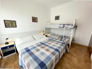 Flat 180mt from the beach