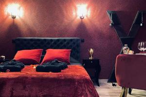 Appartements Love Room Le Baroque / Jacuzzi / Sauna : photos des chambres