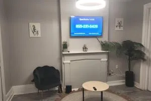 Fortune Suits and Apartment - Castleton-on-Hudson