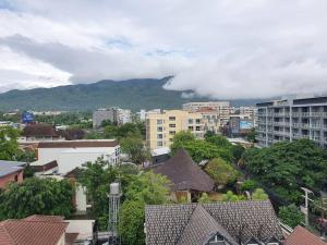 Corner Smart Home Condo Amazing Views of Chiang Mai, Doi Suthep, and Nimman