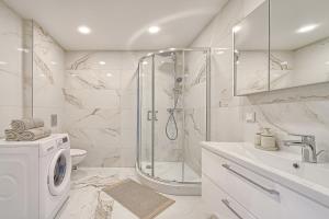 Business-class apartments 2 x Free Parking x SELF CHECK IN 24x7