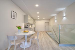 Business-class apartments 2 x Free Parking x SELF CHECK IN 24x7