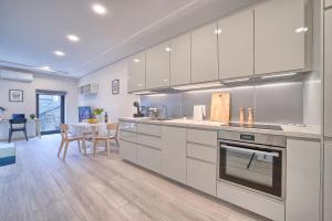 Business-class apartments 2 x Free Parking x SELF CHECK IN 24x7