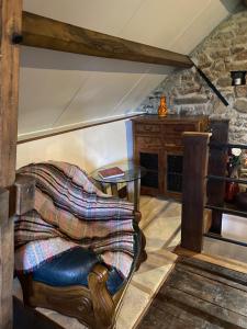 Spacious, rustic studio space for 2 persons