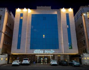 Demure -Razin Serviced Apartments