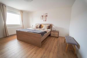 Hiša v vznožju Trške gore