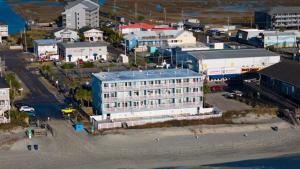 Exceptional Ocean-Pier-Pool Front 1 BR Condo