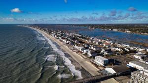 Exceptional Ocean-Pier-Pool Front 1 BR Condo