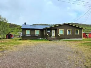 Buolbmát Aurora lodge - 乌茨约基