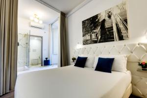 Romantic Superior Room room in Piazza Farnese Luxury Suites