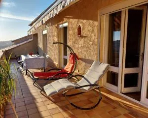 Vue montagne et terrasse privée Appartement centre Nyons - 尼翁