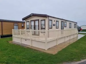 PG144 on the Golden Palm Chapel St Leonards 3 bed deluxe - 查珀尔圣伦纳兹