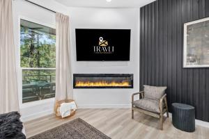 Le Cabin Noir Modern Alpine Retreat Spa BBQ