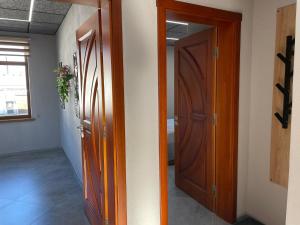 BRIVIBAS RESIDENCE - NORTH & SOUTH, free PRIVAT parking, free WIFI, self check-in