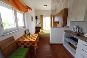 Studio apartment in Lopar with sea view, balcony, air conditioning, WiFi 4855-4 