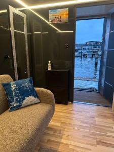 Premium Hausboot Blaue Lagune