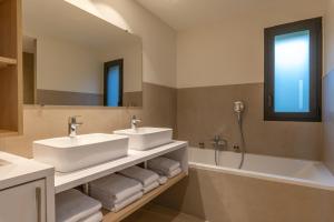 Hotels Les Jardins Du Cedre : photos des chambres