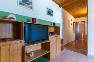 Holiday apartment in Stivan with balcony, air conditioning, WiFi, washing machine 5196-1