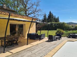 Maisons de vacances Belle maison avec piscine : photos des chambres