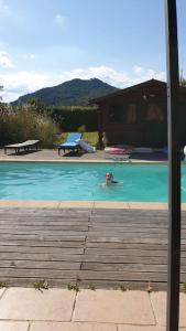 Maisons de vacances Belle maison avec piscine : photos des chambres