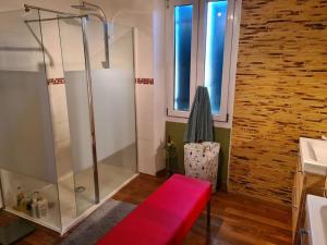 Maisons de vacances Belle maison avec piscine : Maison 4 Chambres