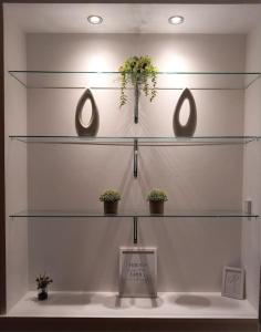 Springfield Apartment - Train to Glasgow or Edinburgh - Private Parking & Wifi