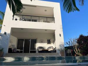 Tranquil Living & Caribbean Fun