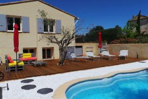 Jolie Maison avec jardin et piscine privée