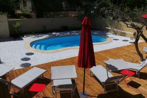 Maisons de vacances Jolie Maison avec jardin et piscine privee : photos des chambres