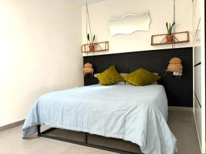 NUEVO Casco Antiguo, playa y castillo