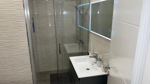 Dvosobni apartman s pogledom na more