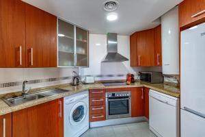 Apartment VilaPark with pool, free parking, terrace, beach