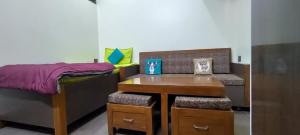 Cozy 1bhk with Terrace.