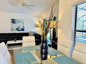 Villa with Pool in Gated 18-hole Golf Community with self-checkin after 4pm