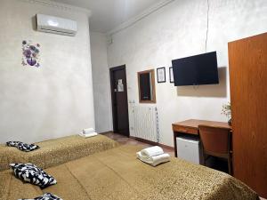 Triple Room with Private Bathroom room in Aquarium Termini