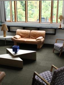 Big Modern Loft Apt - Central - 7 Beds, 9 Guests - Workers, Families, Groups, Teams