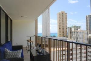 Waikiki Getaway Penthouse Suite condo