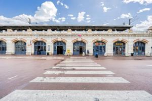 PARIS CITY-Le Raincy - Facing station - 4 to 8 Pers