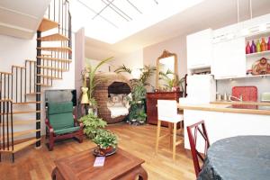 Exotic Loft in Montmartre + terrace !